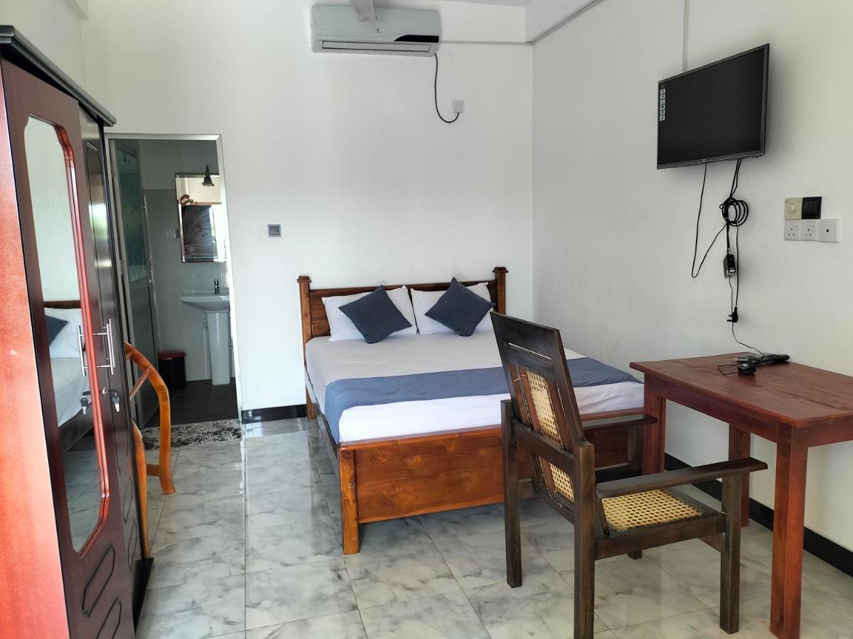 Hotel Sun Blue Uppuveli Exterior foto
