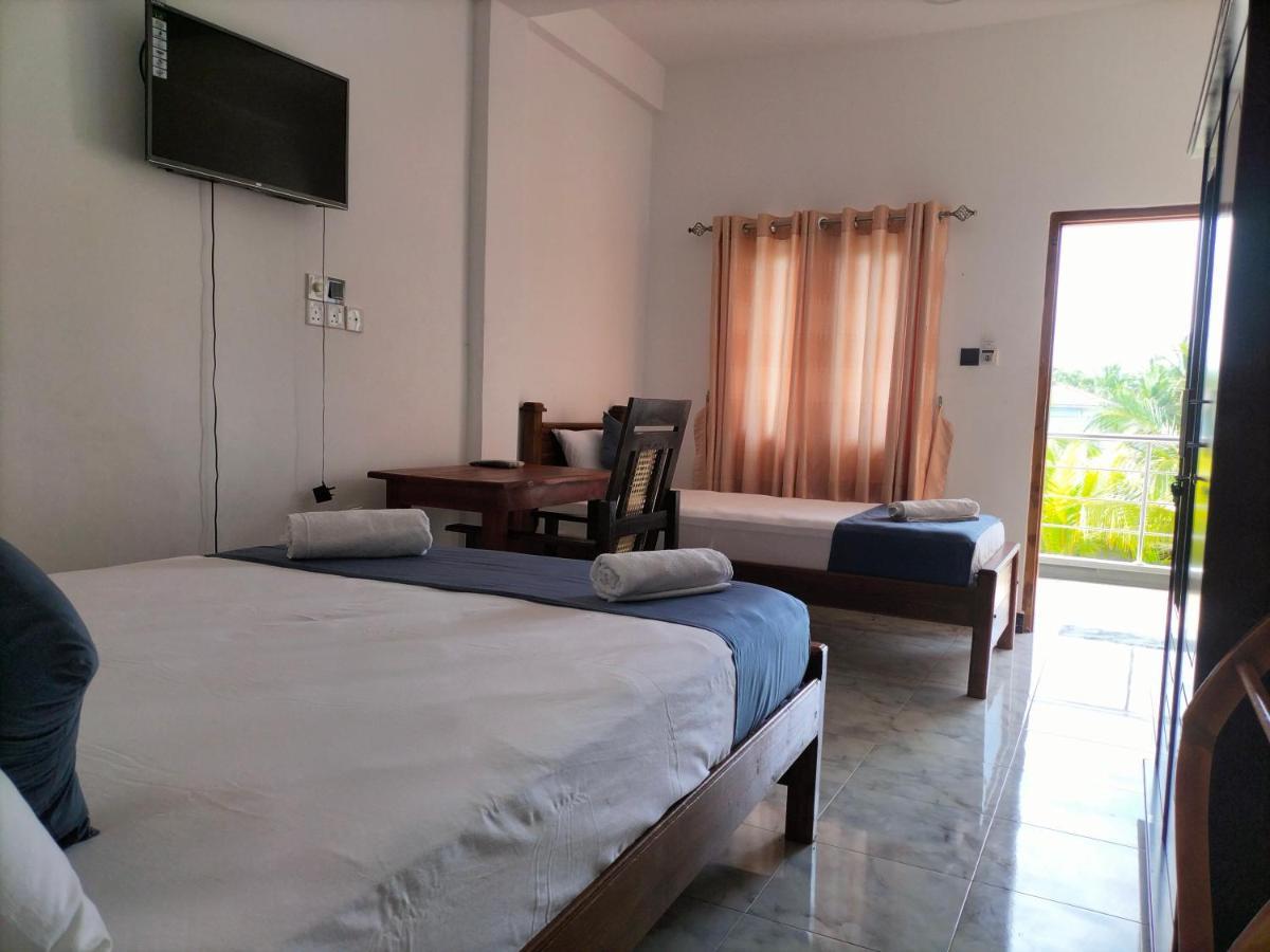 Hotel Sun Blue Uppuveli Exterior foto