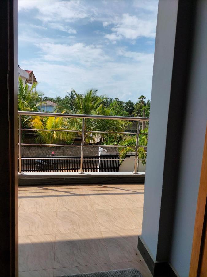 Hotel Sun Blue Uppuveli Exterior foto