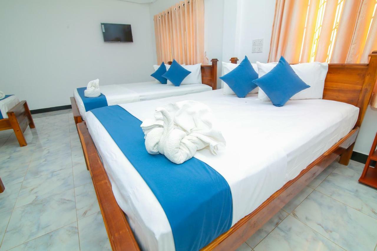 Hotel Sun Blue Uppuveli Exterior foto