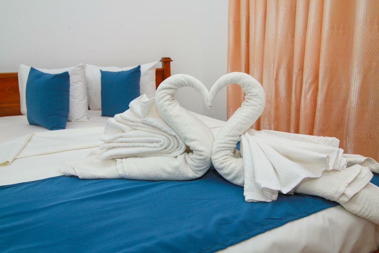 Hotel Sun Blue Uppuveli Exterior foto