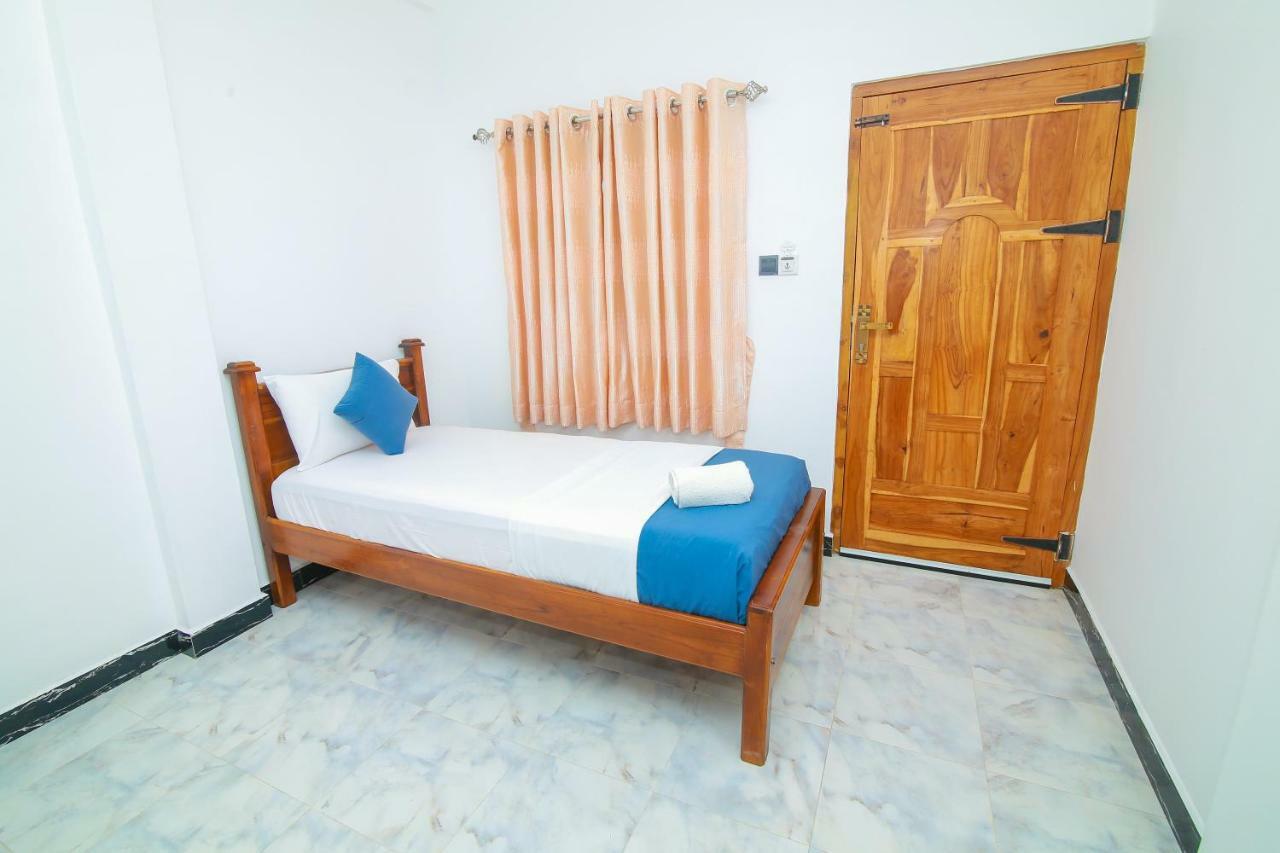 Hotel Sun Blue Uppuveli Exterior foto