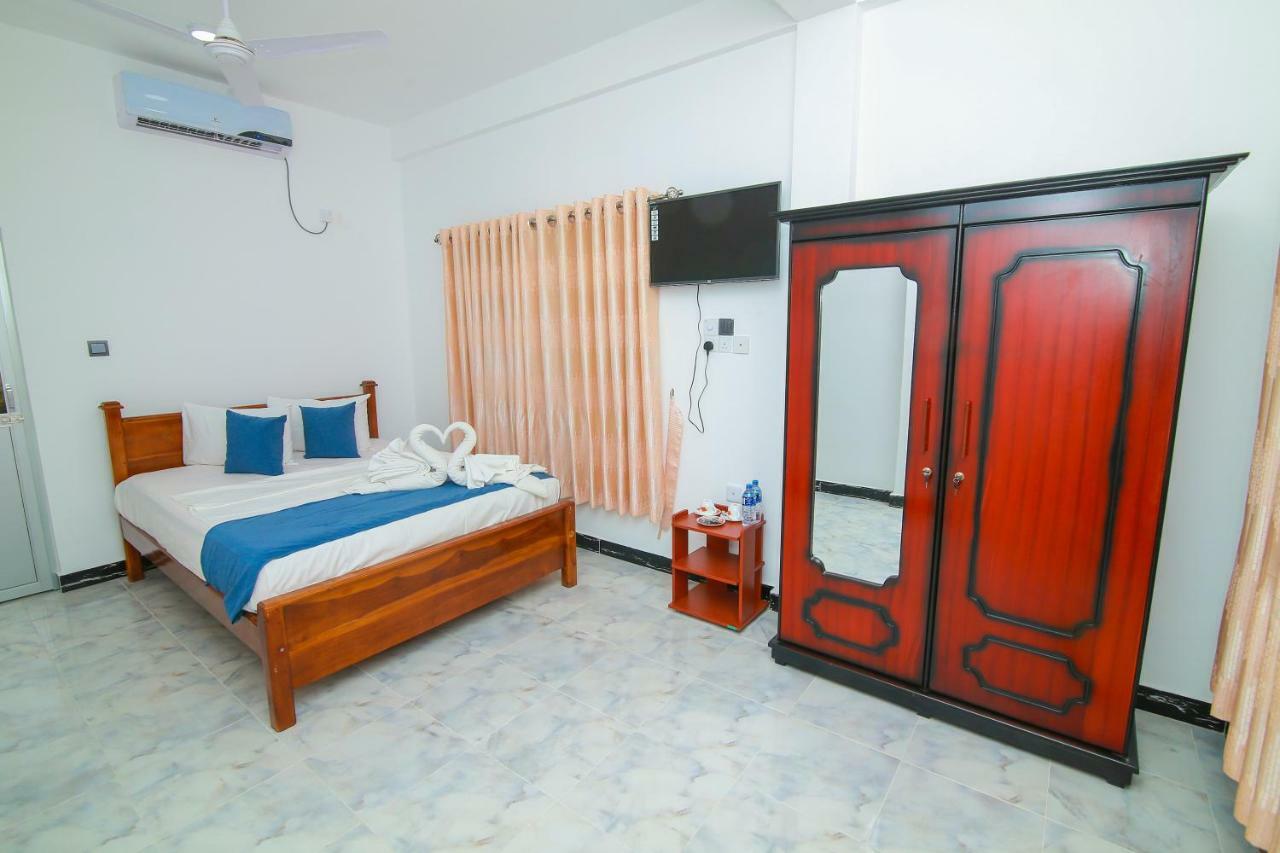Hotel Sun Blue Uppuveli Exterior foto